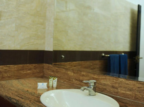 Golden Star Beach Hotel