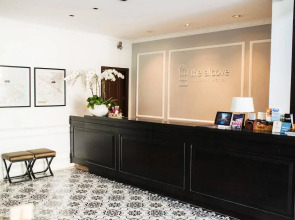 The Alcove Library Hotel