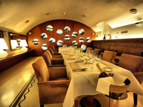 Roset Hotel & Residence