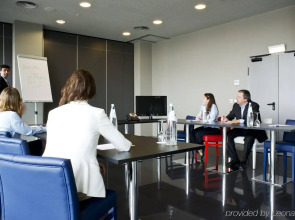 Holiday Inn Express Lisbon - Alfragide by IHG