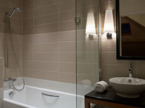 WHO - Windsor Hotel Opera