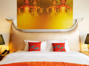 The StandardX Bangkok Phra Arthit