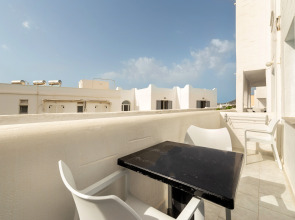 Stratos Studios & Apartments