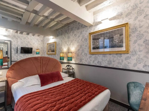 Dauphine Saint Germain Hotel