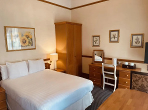 London Elizabeth Hotel