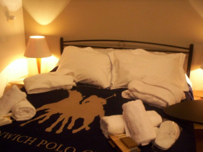 The New Yorkers Hotel