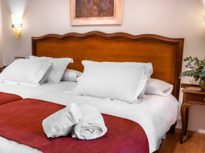 Отель Reina Cristina