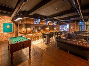 Novel Centre Point Hotel