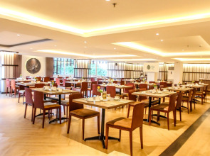 Отель The Nest Hotel Nusa Dua