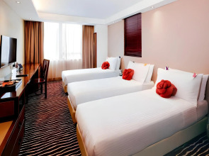 Butterfly on Wellington, Central