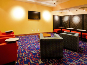 Holiday Inn Express & Suites Nearest Universal Orlando by IHG