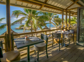 Le Peninsula Bay Beach Resort