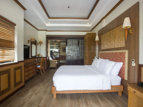 Red Coconut Beach Hotel