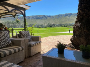 19th Hole Guest Lodge