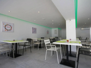 Sea Cleo Napa Hotel & Annex