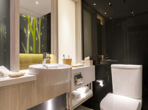 Stanford Hillview Hotel