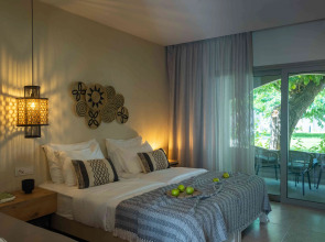 Eliros Mare Beachfront Poem Hotel