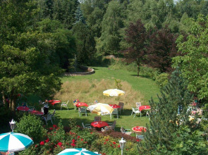 AKZENT Hotel Zur Wasserburg , bed & breakfast