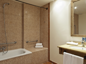 Отель PortAventura El Paso - Theme Park Tickets Included