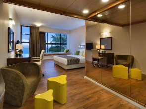 Bay View Haifa Hotel