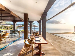 Lovina Beach Club & Resort