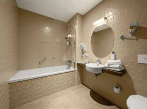 Отель Wellton Centrum Hotel & Spa