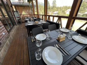 River & House (Ривер Хаус)