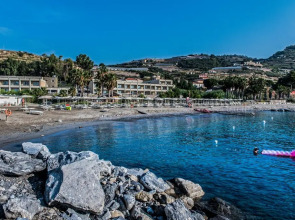 Aregai Marina Hotel & Residence