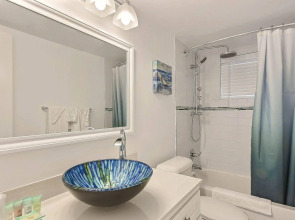 Sea Beach Plaza - Near Jungle Queen Riverboat