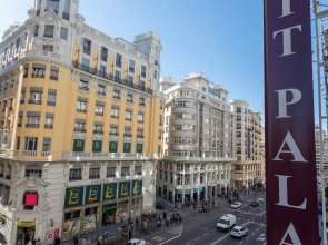 Отель Petit Palace Triball