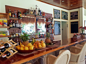 Mike's Dauin Beach Resort