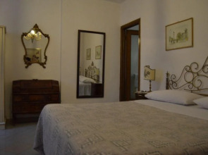 Barbara House - Guest House