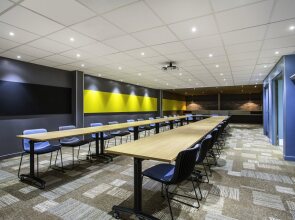 ibis Saint-Denis Stade Ouest