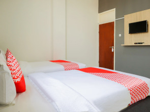 OYO 1111 Pasar Baru Inn