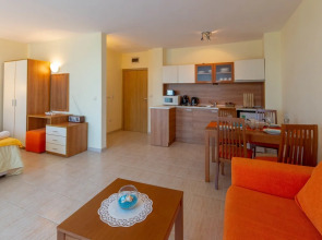 Large Studio in Polo Resort