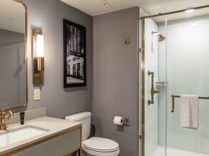 The Yorktowne Hotel, Tapestry Collection by Hilton