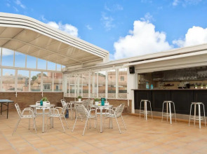 Vintage Hotel Mercedes