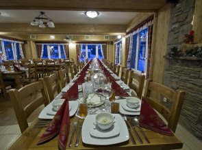 Helan Family & Garden