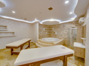 Golden Beach Resort & Spa