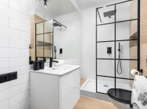 Riverside Deluxe Apartment by Renters