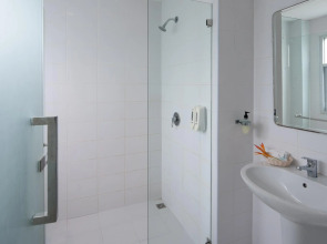 Royal Lanta Resort & Spa