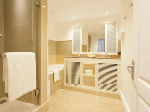 Отель Riu Turquoise