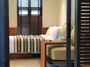 The Henry Hotel Manila