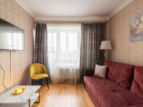 Bon voyage на улице Довженко