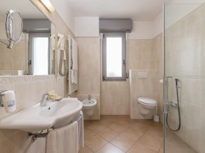 Отель Sovrana & Re Aqva SPA