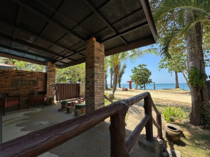 Hotel and Beach Bungalow at Lanta Resort