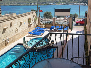 White Dolphin Complex Hotel