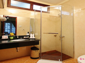 Golden Coast Resort and Spa