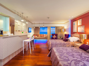 Diamond Cliff Resort & Spa, Patong Beach