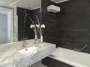 Real Marina Hotel & Spa